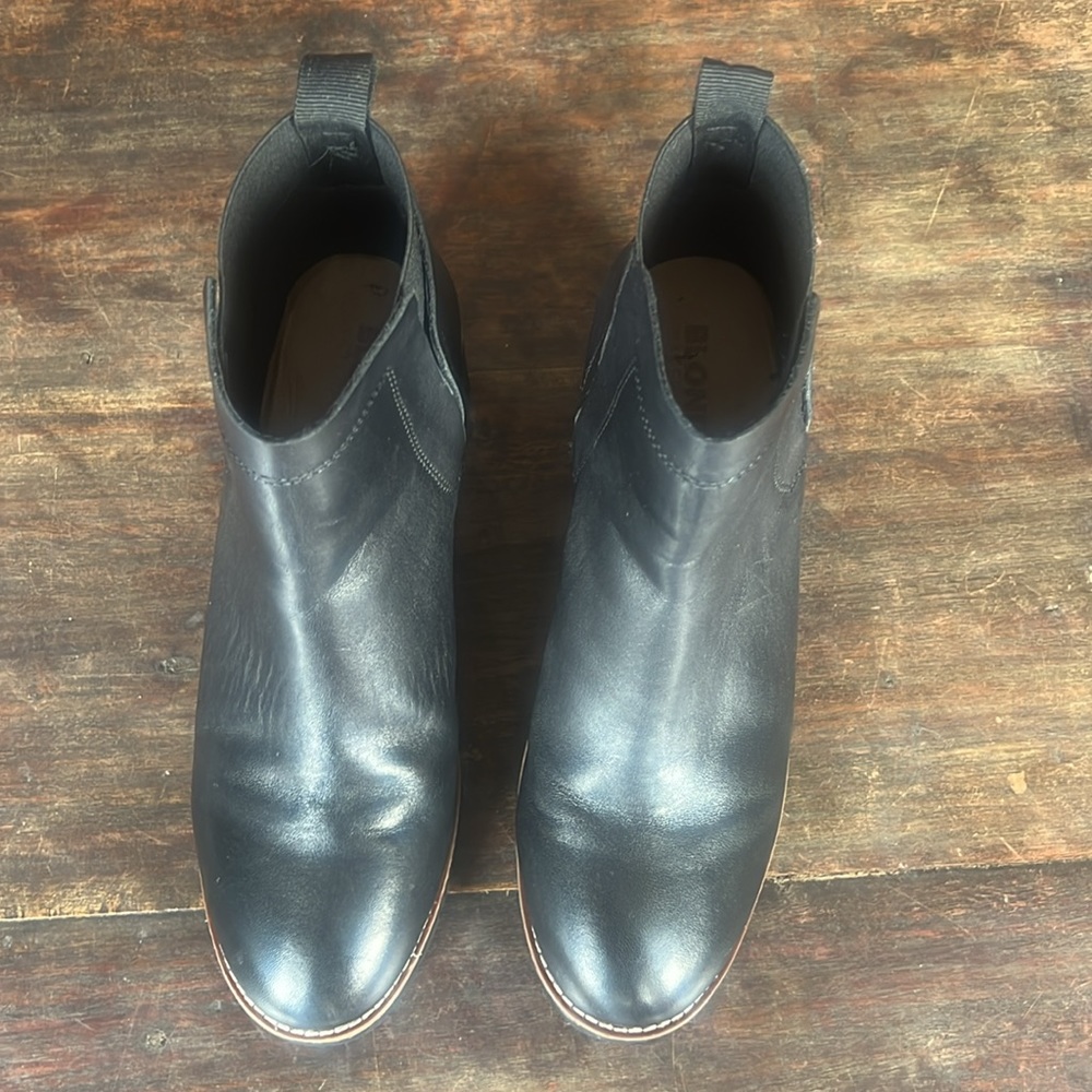 Boots - Picture 2 of 3